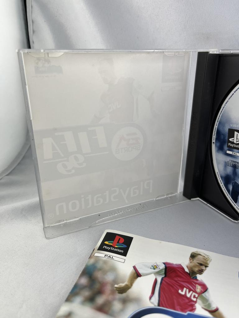 FIFA 99 Playstation 1_I_009