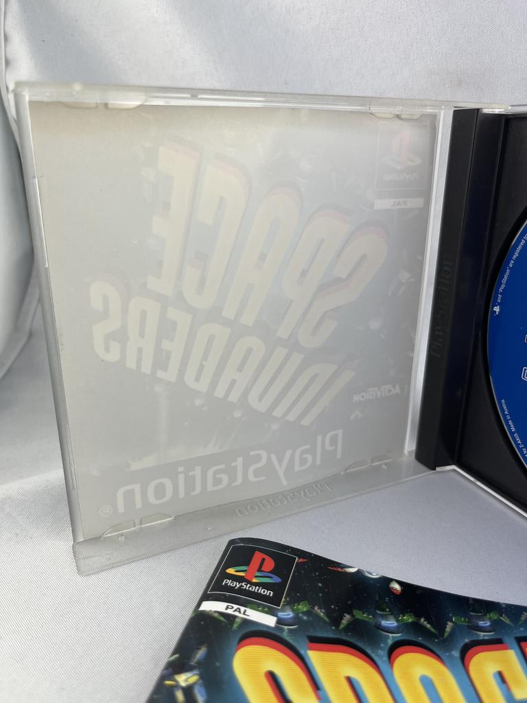 Space Invaders Playstation 1:008